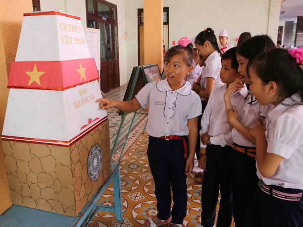 Thi thiết kế mô hình "Hoàng Sa-Trường Sa trong trái tim em" ảnh 1