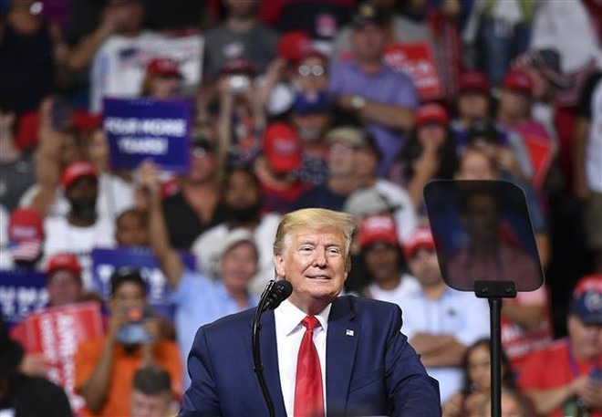 Tổng thống Mỹ Donald Trump trong chiến dịch vận động tái tranh cử tổng thống tại Orlando, Florida, Mỹ ngày 18/6. (Ảnh: AFP/TTXVN) Bốn lý do khiến Donald Trump có thể tái đắc cử tổng thống Mỹ ảnh 1