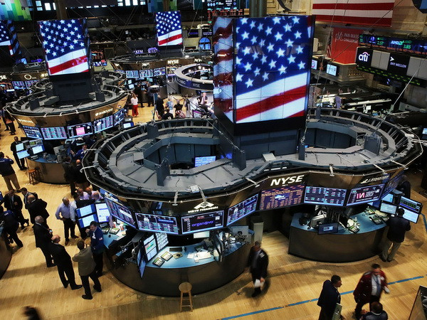 Chứng khoán Mỹ lùi nhẹ trong tuần vì "sự cố" Bồ Đào Nha ảnh 1