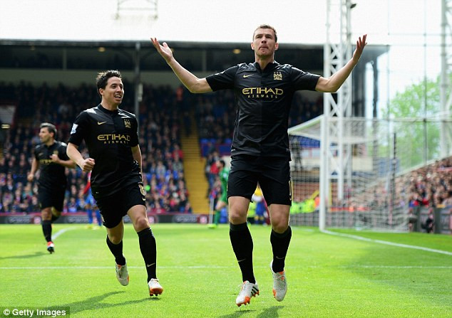 Kết quả: Man City rộng cửa vô địch, Barca vượt mặt Real ảnh 1