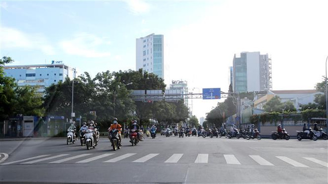 TP.HCM thay đổi phương thức làm việc trong thời gian giãn cách xã hội ảnh 1