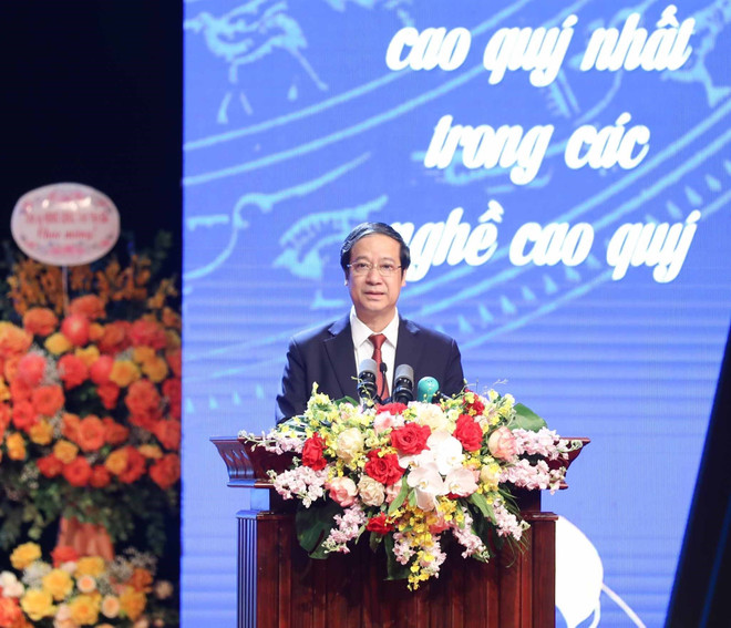 Thủ tướng: Nghề dạy học cao quý nhất, góp phần xây đất nước hùng cường ảnh 3