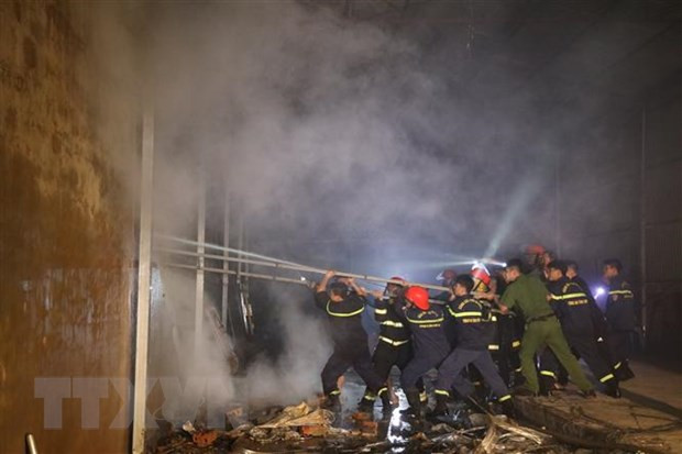 Hỏa hoạn thiêu rụi hoàn toàn hai căn nhà tại thành phố Cà Mau ảnh 1