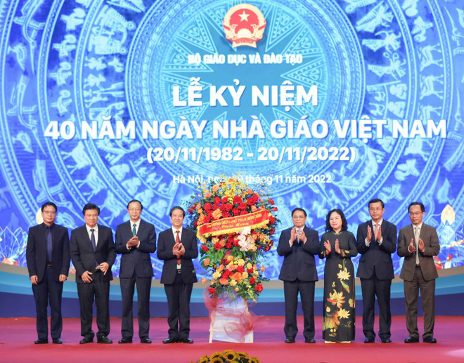 Thủ tướng: Nghề dạy học cao quý nhất, góp phần xây đất nước hùng cường ảnh 1