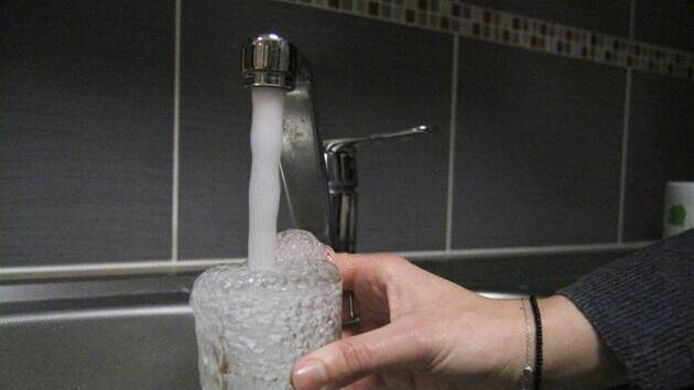 Giới chức Pháp khẳng định nước sinh hoạt an toàn cho người dân ảnh 1