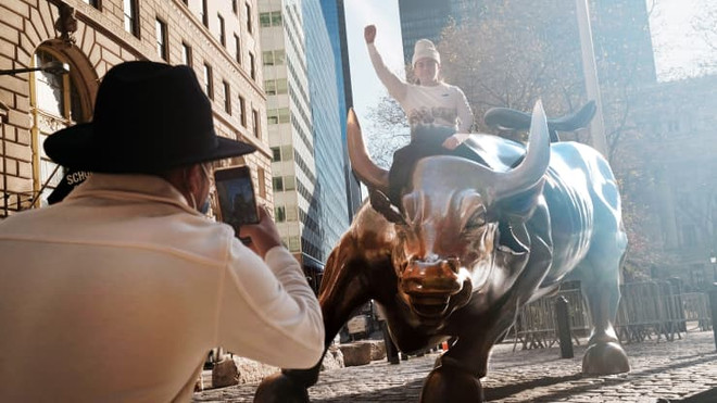 Thêm 1 triệu người Mỹ vào danh sách triệu phú bất chấp COVID-19 ảnh 1