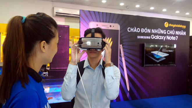 [Photo] "Tín đồ" Samsung hào hứng với Galaxy Note 7 chính hãng ảnh 6