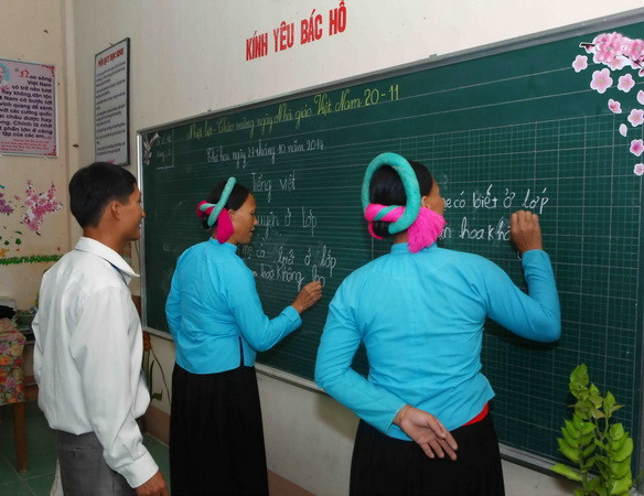 Thanh niên tình nguyện Đồng Tháp xóa mù chữ cho 800.000 người ảnh 1