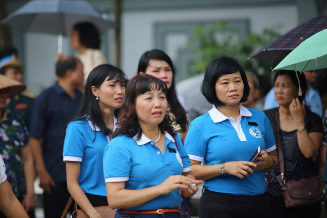 Người dân thổn thức tiễn đưa 9 liệt sỹ tổ bay CASA-212 về với đất mẹ ảnh 9