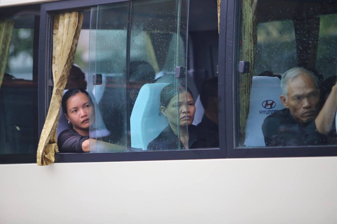 Người dân thổn thức tiễn đưa 9 liệt sỹ tổ bay CASA-212 về với đất mẹ ảnh 10