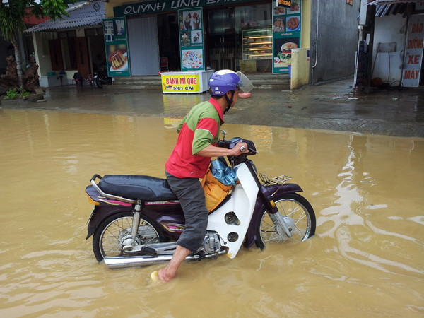 Bắc Bộ có mưa gián đoạn, miền Trung giảm nắng nóng ảnh 1