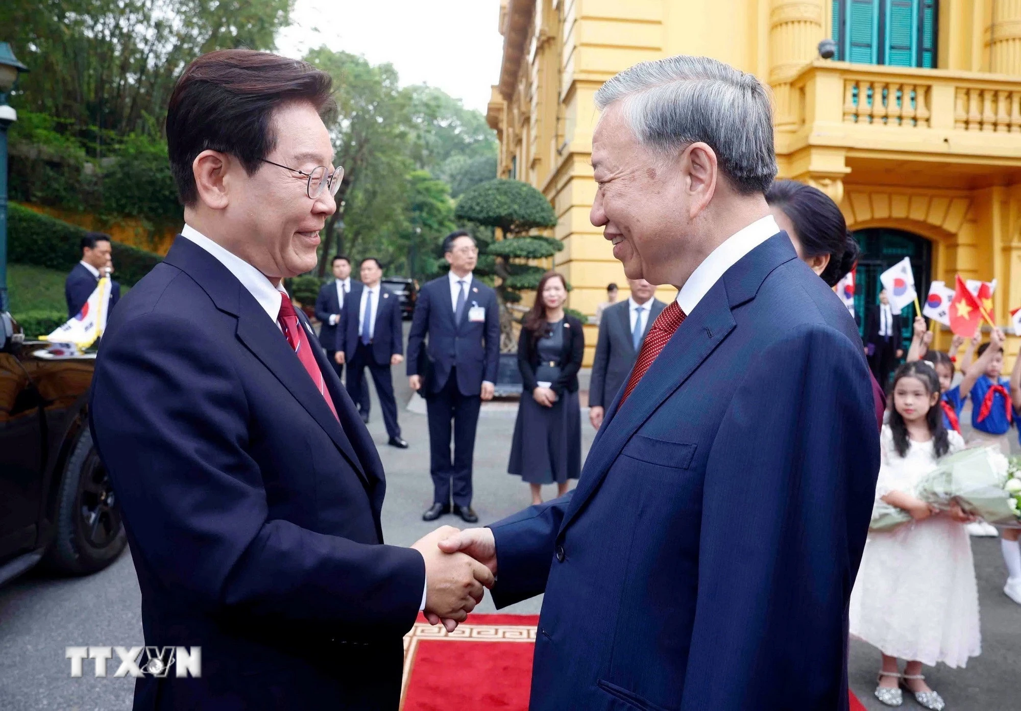 Lễ đón Tổng thống Hàn Quốc và Phu nhân thăm cấp Nhà nước tới Việt Nam