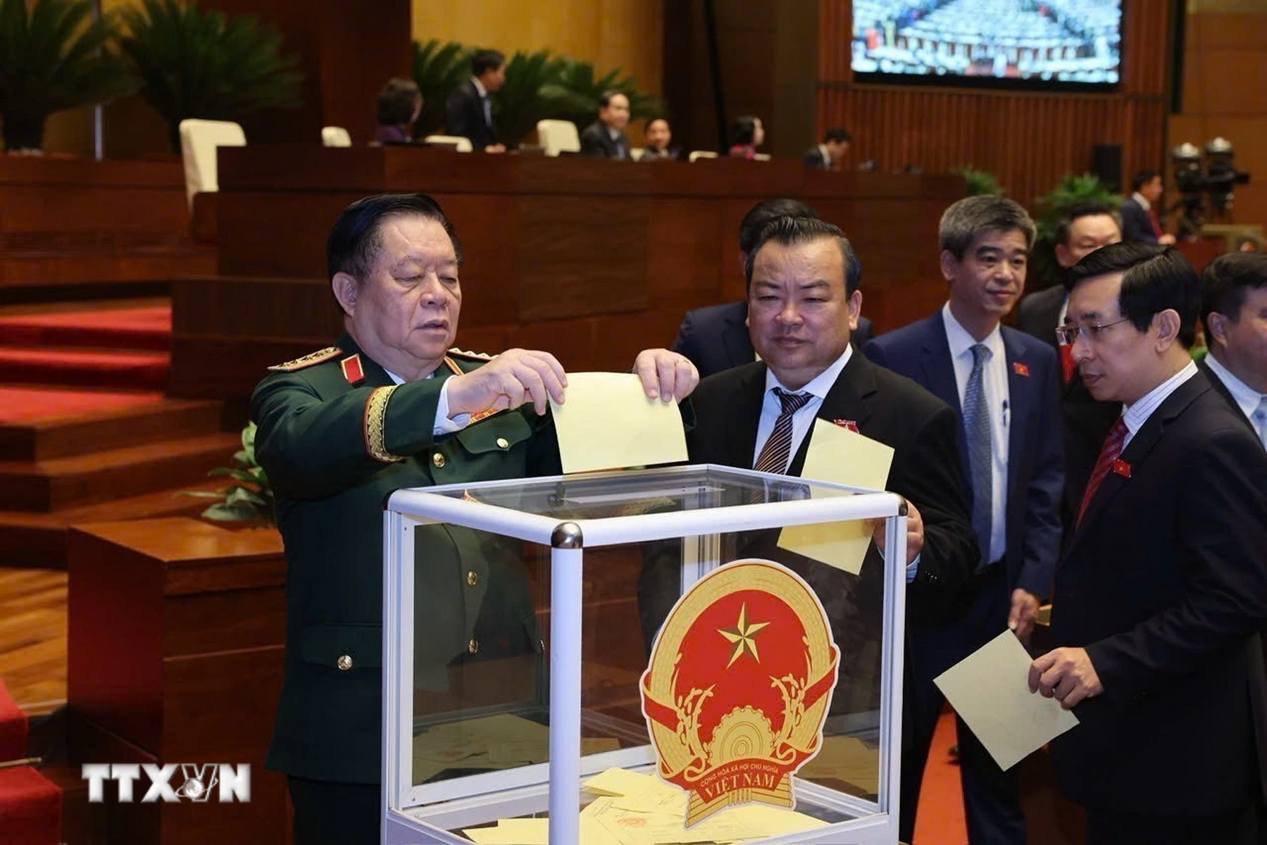 Kỳ họp thứ nhất Quốc hội khóa XVI: Bầu Chủ tịch nước và các chức danh quan trọng