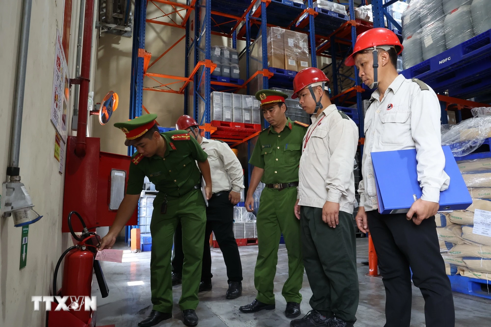 Cảnh báo nguy cơ cháy nổ cao tại các siêu đô thị TP.HCM trong mùa nắng nóng