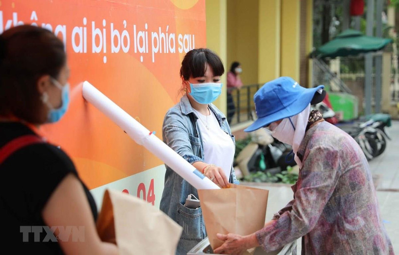 Cây "ATM gạo" miễn phí dành cho người dân gặp khó khăn do COVID-19. (Ảnh: Thanh Tùng/TTXVN)