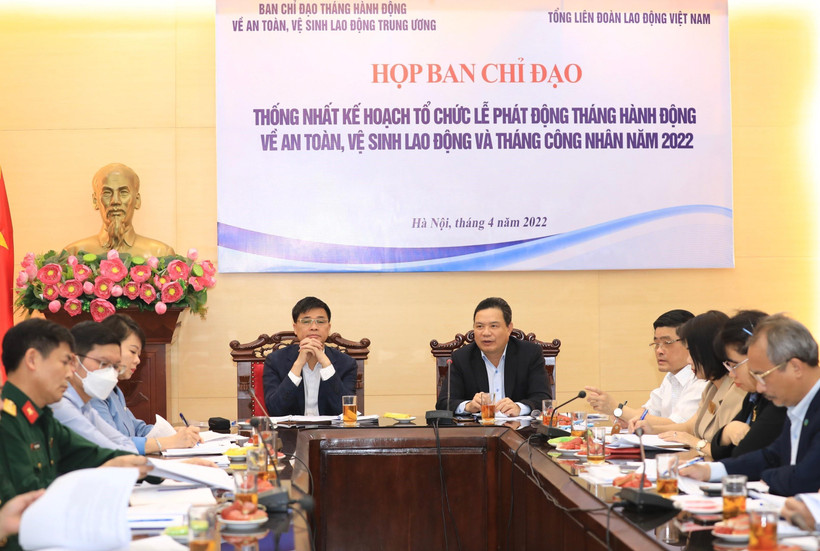 Ban chỉ đạo Tháng hành động về an toàn, vệ sinh lao động họp thống nhất kế hoạch tổ chức các hoạt động. (Ảnh: Hoàng Hiếu/TTXVN)