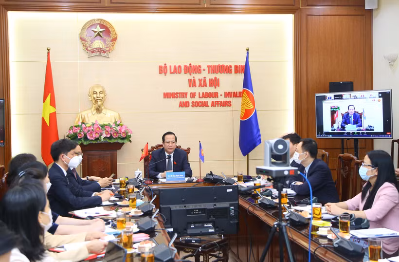 Bộ trưởng Bộ Lao động-Thương binh và Xã hội Đào Ngọc Dung tham dự cuộc họp Bộ trưởng Phụ nữ ASEAN lần thứ 4 tại điểm cầu Việt Nam. (Ảnh: PV/Vietnam+)