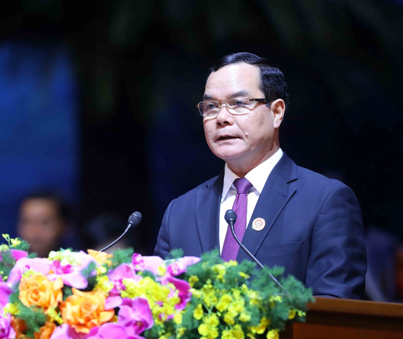 Ông Nguyễn Đình Khang tái đắc cử Chủ tịch Tổng Liên đoàn Lao động Việt Nam khóa XIII. (Ảnh: TTXVN)