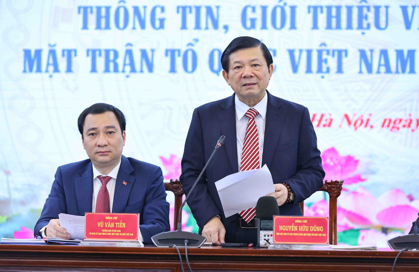 Ông Nguyễn Hữu Dũng, Phó Chủ tịch Ủy ban Trung ương Mặt trận Tổ quốc Việt Nam phát biểu tại họp báo. (Ảnh: Minh Đức/TTXVN)