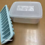 Một trong những nguồn Obesogens phổ biến nhất là thực phẩm đóng hộp và các loại chai nhựa hoặc hộp nhựa cứng dùng để đựng đồ ăn. (Ảnh minh họa: Vietnam+)