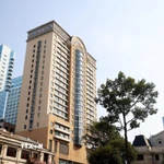 Một khách sạn tại trung tâm Thành phố Hồ Chí Minh được Cục Du lịch Quốc gia xếp vào top 10 khách sạn hàng đầu Việt Nam năm 2025. (Ảnh: Hồng Đạt/TTXVN)