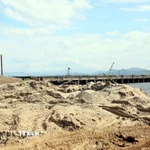 Ảnh minh họa khai thác cát trái phép. (Ảnh: Tá Chuyên/TTXVN)