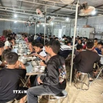 Nhà ăn bán trú tạm thời của học sinh Trường Phổ thông Dân tộc bán trú Trung học cơ sở Bắc Lý. (Ảnh: Bích Huệ/TTXVN)