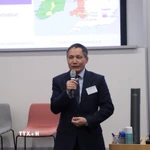 Đại sứ Việt Nam tại Anh Đỗ Minh Hùng phát biểu tại hội thảo AI do VIS tổ chức. (Ảnh: Phong Hà/TTXVN)