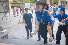 Sắc áo xanh tiếp sức mùa thi, đồng hành cùng sỹ tử và cha mẹ học sinh
