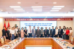 Tạp chí Lào đến Việt Nam tìm hiểu kinh nghiệm làm báo hiện đại