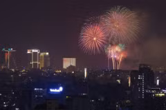 Rực rỡ bầu trời Hà Nội đêm giao thừa đón năm mới 2026