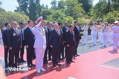 Quốc vương Jordan Abdullah II Ibn Al Hussein vào Lăng viếng Chủ tịch Hồ Chí Minh