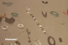 Cận cảnh trang sức, đồ đồng-đá quý hiếm hàng nghìn năm tuổi của người Việt cổ