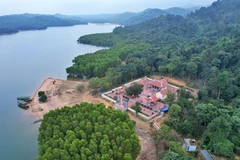 Khánh thành đền thờ tri ân các anh hùng Tổ quốc tại lòng hồ Kẻ Gỗ