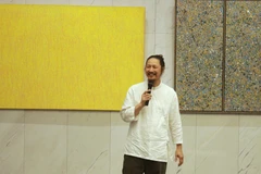 Họa sỹ Thái Tĩnh. (Ảnh: Minh Anh/Vietnam+)