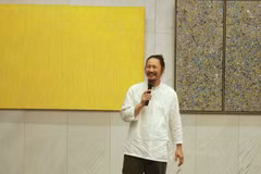 Họa sỹ Thái Tĩnh. (Ảnh: Minh Anh/Vietnam+)