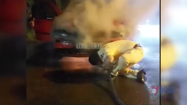 Tây Ninh: Giải cứu 2 người trên xe ôtô đang bốc cháy ngùn ngụt