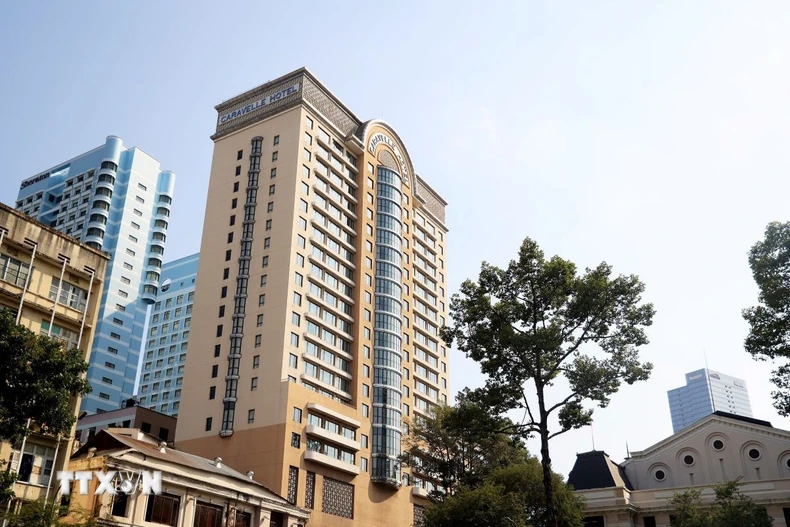 Một khách sạn tại trung tâm Thành phố Hồ Chí Minh được Cục Du lịch Quốc gia xếp vào top 10 khách sạn hàng đầu Việt Nam năm 2025. (Ảnh: Hồng Đạt/TTXVN)