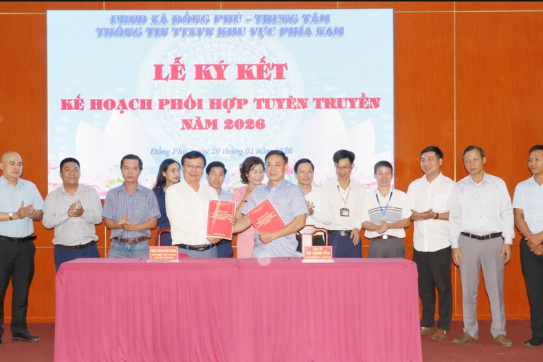 Lễ ký kết. (Ảnh: Nhật Bình/TTXVN)