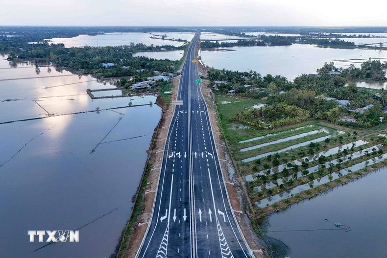 Diện mạo cao tốc Cần Thơ - Cà Mau trước ngày khánh thành