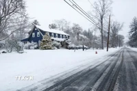 Tuyết phủ trắng Norwood, New Jersey, Mỹ ngày 27/12/2025. (Ảnh: REUTERS/TTXVN)