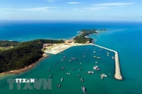 Huyện đảo Cô Tô nhìn từ trên cao. (Ảnh: TTXVN phát)
