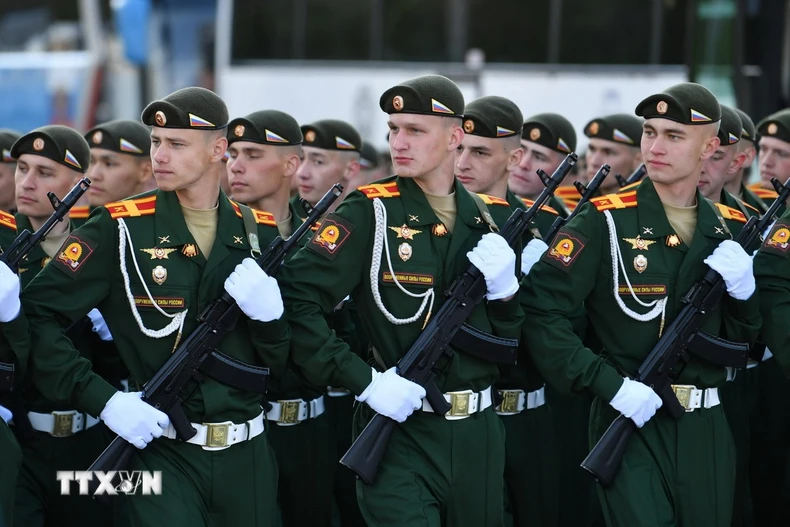 Quân nhân tham gia lễ duyệt binh kỷ niệm 80 năm Ngày Chiến thắng phátxít tại Moskva (Nga), ngày 9/5/2025. (Ảnh: THX/TTXVN)