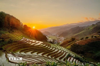 Vẻ đẹp của những thửa ruộng bậc thang ở xã Mồ Dề (huyện Mù Cang Chải, tỉnh Yên Bái). (Ảnh: Khánh Hòa/TTXVN)