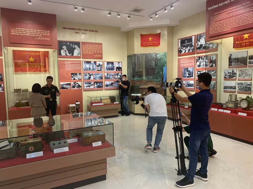 Quá trình sản xuất phóng sự cho chương trình. (Ảnh: VTV)