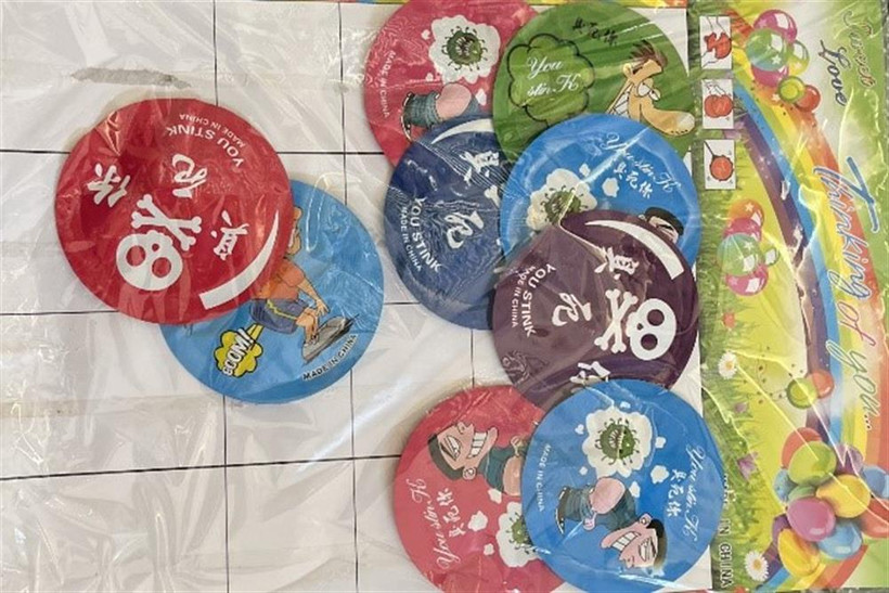 Đồ chơi bóng nổ, "bóng thối". (Ảnh: bocongan.gov.vn)