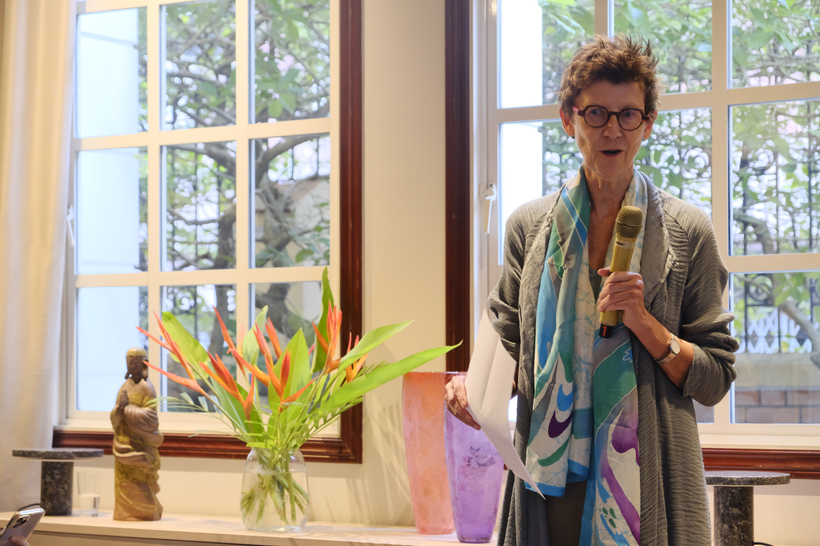 Đại sứ Na Uy, bà Grete Lochen giới thiệu về Bảo tàng Munch tại Oslo. (Ảnh: PV/Vietnam+)
