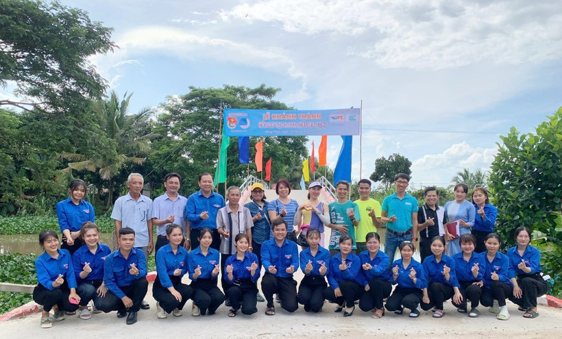 Giải thưởng nhằm khuyến khích những người làm báo có nhiều bài viết hay về công tác Đoàn và phong trào thanh, thiếu nhi. (Ảnh: PV/Vietnam+)