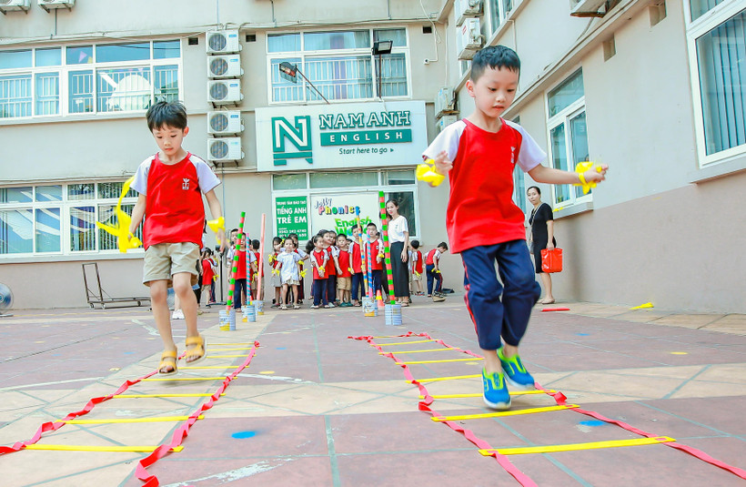 Môn Giáo dục thể chất đòi hỏi phải có cơ sở vật chất, dụng cụ học tập phù hợp. (Ảnh: PV/Vietnam+)