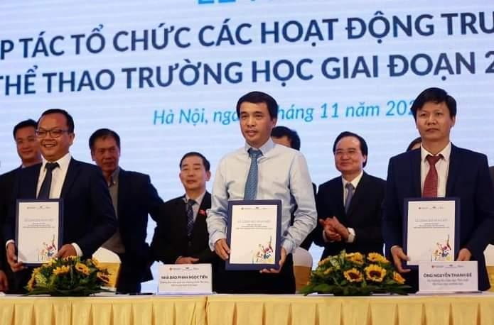 Các bên ký kết thỏa thuận hợp tác. (Ảnh: PV/Vietnam+)
